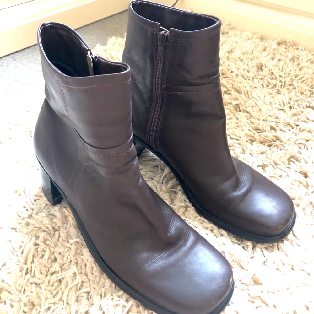 Eddie Bauer genuine leather Ankle boots